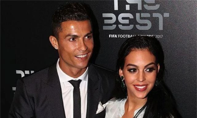 Nhìn lại 3 mối tình sâu đậm của C.Ronaldo và những bài học “thấm thía” - 3