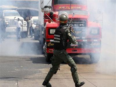 Đụng độ ở biên giới Venezuela vì hàng viện trợ, 2 người thiệt mạng