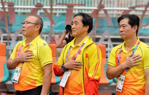 CHÍNH THỨC: “Cánh tay phải” của thầy Park dẫn dắt U22 Việt Nam dự SEA Games 30