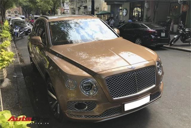 Bentley Bentayga First Edition đã hiếm nay còn hiếm hơn nhờ chi tiết này. First Edition là phiên bản đặc biệt của dòng siêu SUV Bentley Bentayga có số lượng 608 chiếc trên toàn thế giới. (CHI TIẾT)