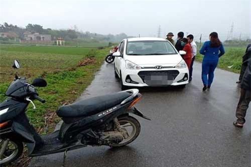 Nữ tài xế bị đâm chết trong ôtô, nghi phạm uống thuốc sâu tự tử