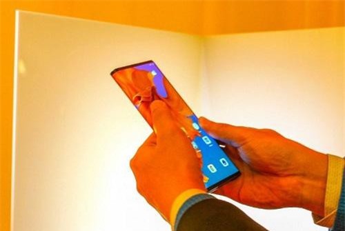 Huawei Mate X trình làng: Màn hình có thể gập lại, sạc siêu nhanh 55W