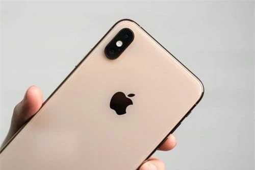 5. iPhone Xs Max (105 điểm).