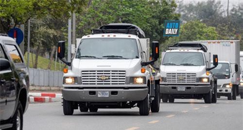 Bán tải Chevrolet C5500 chở thiết bị bảo vệ tổng thống Mỹ đến Việt Nam