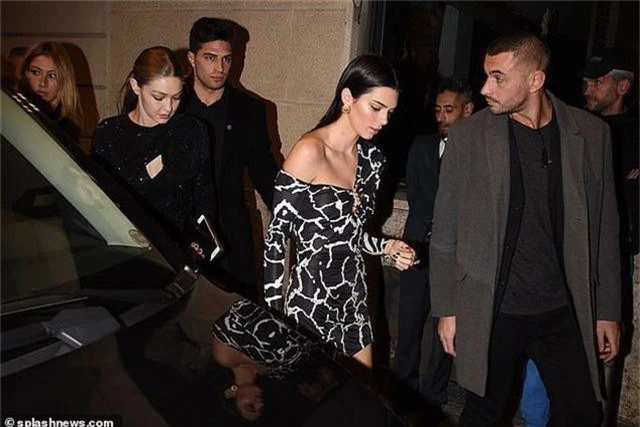 Kendall Jenner đọ chân thon với Kaia Gerber - 3