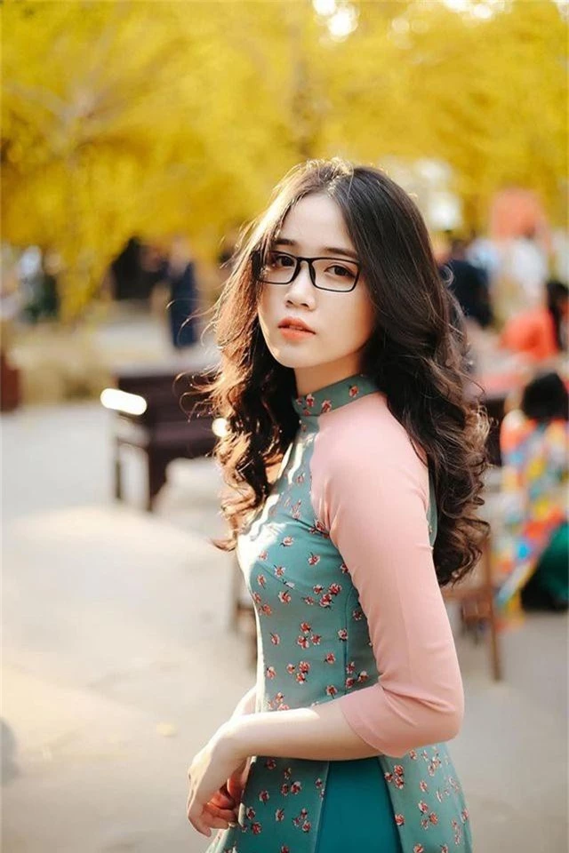 Ngắm “thiên thần đeo kính cận” vạn người mê - 1 Ngắm “thiên thần đeo kính cận” vạn người mê - 1