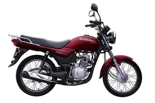 Soi mẫu xe côn tay giá rẻ bậc nhất tại Việt Nam. Suzuki GD110HU có giá bán từ 28,49 triệu đồng tại thị trường Việt Nam. Thiết kế của mẫu xe côn tay này có sự kết hợp hài hòa giữa yếu tố cổ điển và hiện đại. Đây được xem là xe côn tay thích hợp cho những người mới tập chơi. (CHI TIẾT)