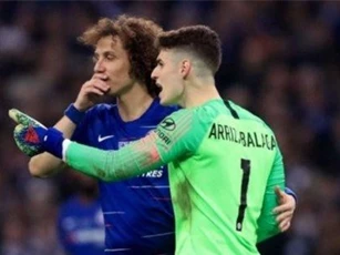 Luiz tiết lộ câu nói với Kepa trong tình huống bật Sarri