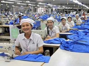 Doanh nghiệp tăng ưu đãi thu hút người lao động