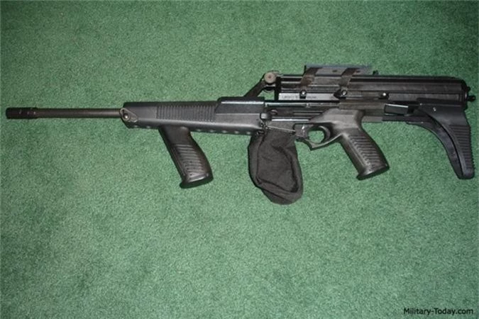 Calico M950 khau tieu lien co hop tiep dan 