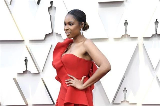 Minh tinh Hollywood khoe váy áo lộng lẫy trên thảm đỏ Oscar 2019 - 14