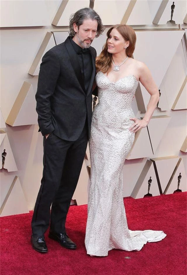Minh tinh Hollywood khoe váy áo lộng lẫy trên thảm đỏ Oscar 2019 - 19