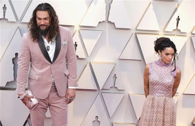 Minh tinh Hollywood khoe váy áo lộng lẫy trên thảm đỏ Oscar 2019 - 52