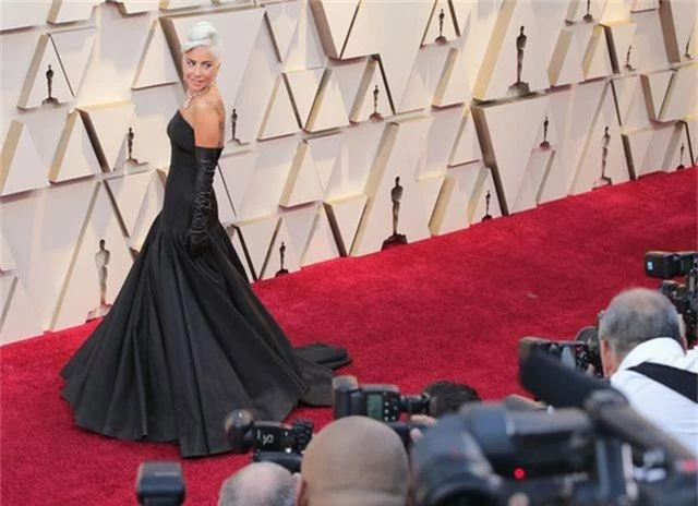 Minh tinh Hollywood khoe váy áo lộng lẫy trên thảm đỏ Oscar 2019 - 55