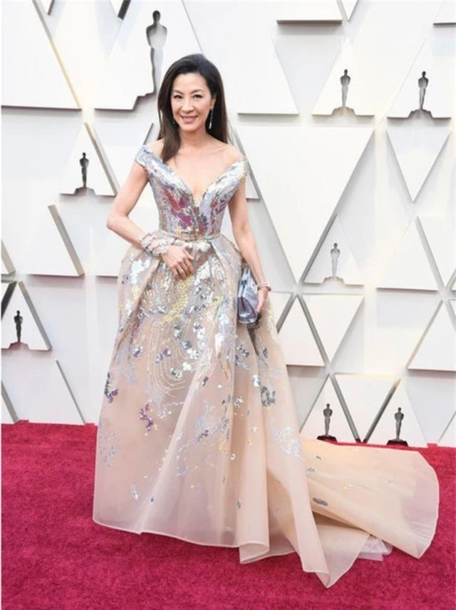 Minh tinh Hollywood khoe váy áo lộng lẫy trên thảm đỏ Oscar 2019 - 7
