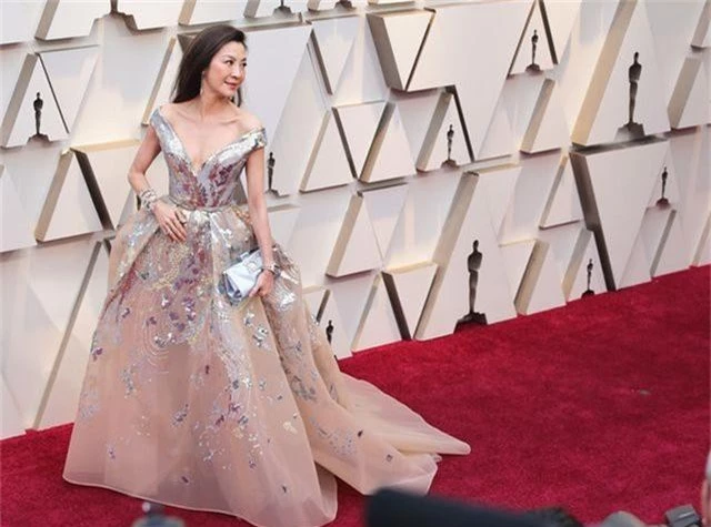 Minh tinh Hollywood khoe váy áo lộng lẫy trên thảm đỏ Oscar 2019 - 8