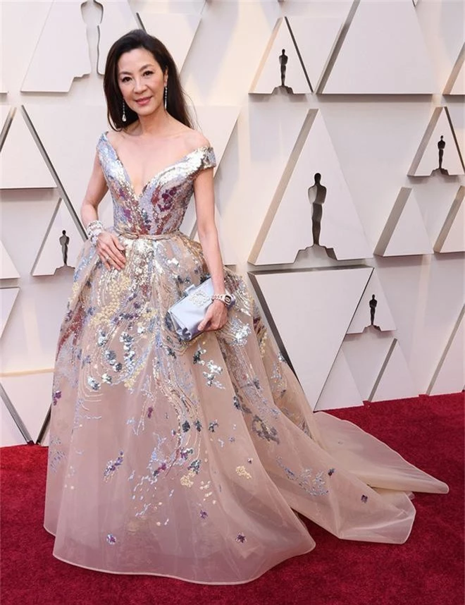 Thảm đỏ Oscar 2019: Dương Tử Quỳnh diện đầm cổ tích bên dàn Con nhà siêu giàu châu Á, dàn mỹ nhân thi nhau chặt chém - Ảnh 3.