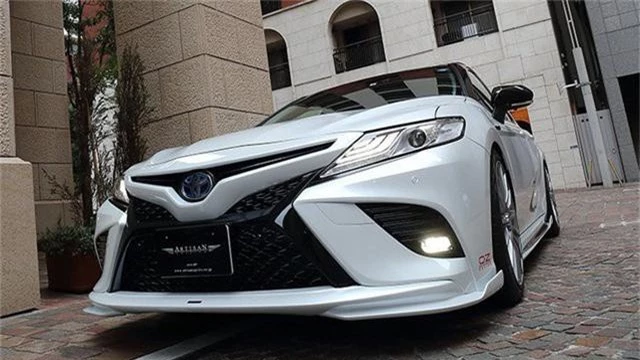 Toyota Camry đời mới độ JDM: Đã đẹp nay còn chất như Lexus