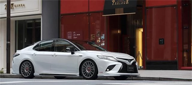 Toyota Camry đời mới độ JDM: Đã đẹp nay còn chất như Lexus - Ảnh 3.