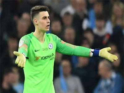 Công khai chống lệnh HLV, thủ môn Chelsea lĩnh án phạt