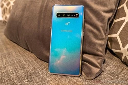 Galaxy Note 10 (mã số SM-N975F) sẽ có hệ thống bốn camera ở mặt sau, xếp theo chiều ngang