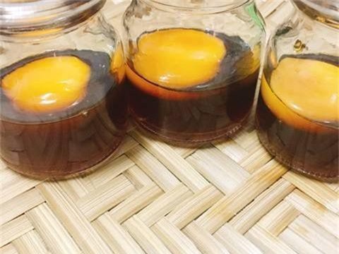 5 lợi ích tuyệt vời của lòng đỏ trứng gà ngâm mật ong 5 loi ich tuyet voi cua long do trung ga ngam mat ong