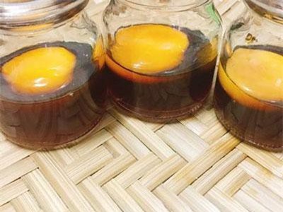 5 lợi ích tuyệt vời của lòng đỏ trứng gà ngâm mật ong