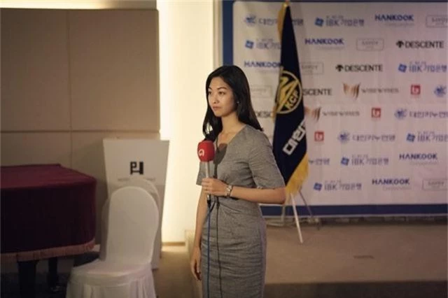 Loạt phóng viên trai xinh, gái đẹp cực phẩm của Hàn Quốc tác nghiệp trong sự kiện thượng đỉnh Mỹ - Triều ở Việt Nam khiến dân mạng xao xuyến - Ảnh 12.