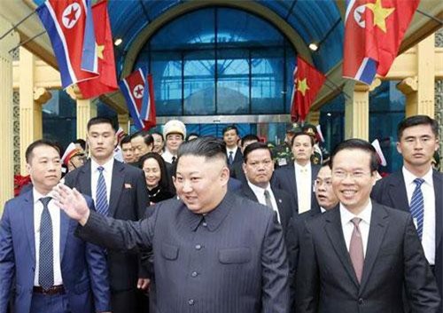 Chùm ảnh: Chủ tịch Triều Tiên Kim Jong-un tới Việt Nam