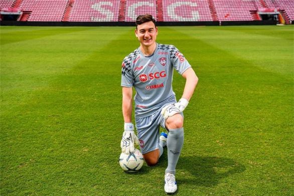 Qua mặt Công Phượng, Văn Lâm trở thành cầu thủ đắt nhất Việt Nam