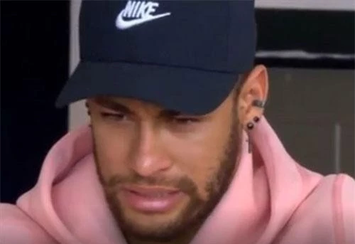 Neymar rơm rớm nước mắt nói về việc được Messi giúp đỡ