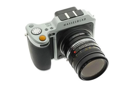 1. Hasselblad X1D-50c (102 điểm).