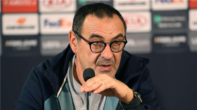 HLV Sarri tiết lộ mối quan hệ với giới chủ Chelsea