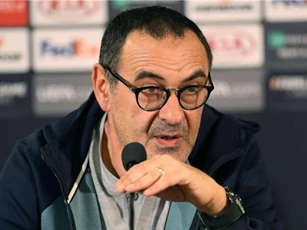 HLV Sarri tiết lộ mối quan hệ với giới chủ Chelsea