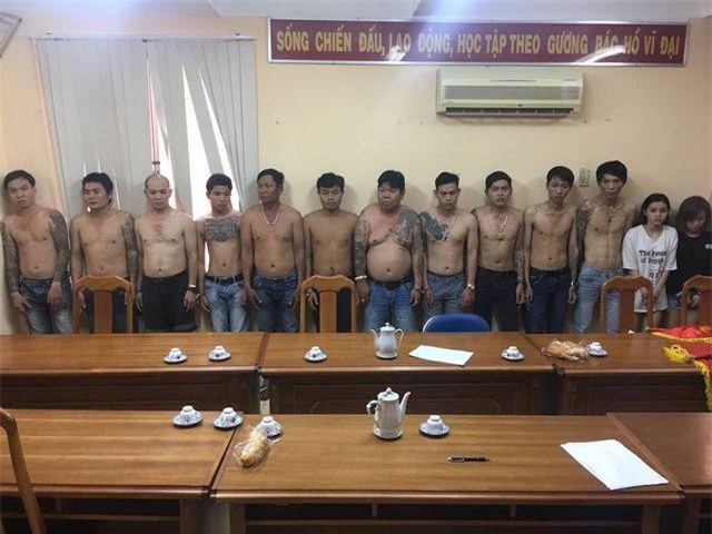 TPHCM: Nhóm giang hồ dùng vợ và người yêu “bẫy” quý ông ham “của lạ”