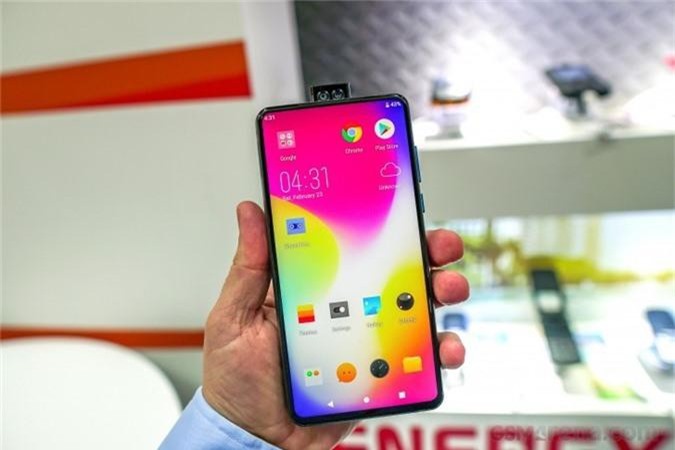 Smartphone cục gạch có pin gấp gần 7 lần iPhone XS