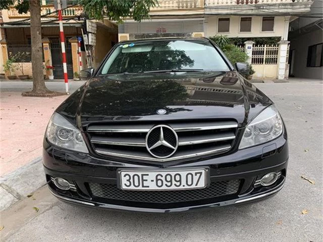 11 năm tuổi, Mercedes-Benz C230 Avantgarde rớt giá rẻ ngang Hyundai Accent - Ảnh 1.