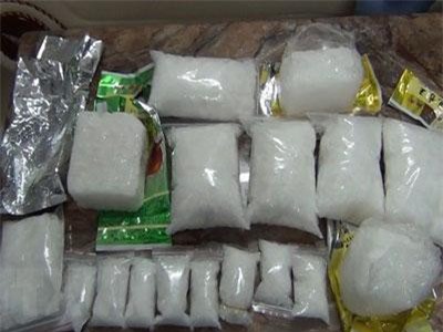 Long An: Bắt giữ đối tượng vận chuyển trái phép số lượng lớn các chất nghi ma túy