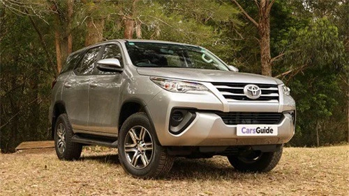 SUV Toyota Fortuner 