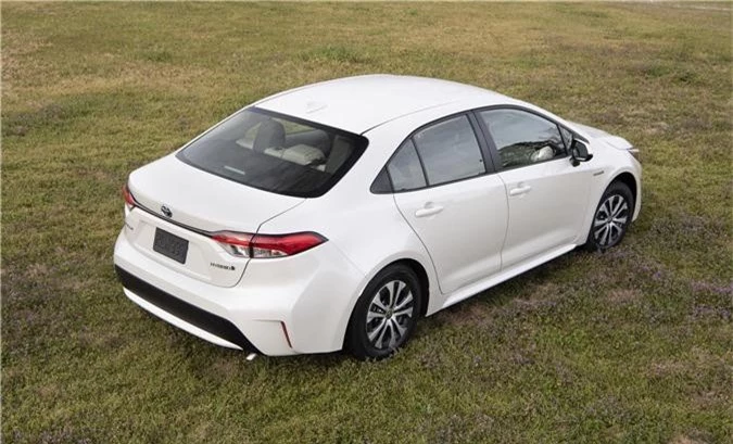 2020-toyota-corolla-hybrid.jpg