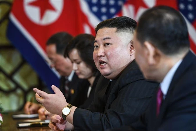 Chủ tịch Triều Tiên Kim Jong-un tuyên bố sẵn sàng phi hạt nhân hóa.