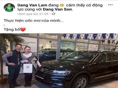 Thủ thành Đặng Văn Lâm thực hiện được mong ước tặng bố xe ôtô