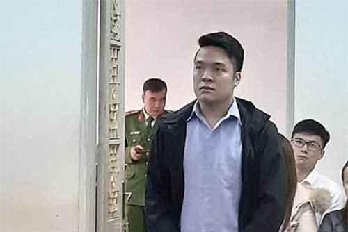 Bị nhân tình tung ảnh khỏa thân, người đàn ông nhận kết đắng