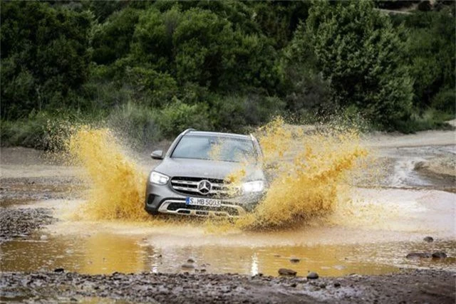 Mercedes-Benz giới thiệu GLC phiên bản mới - 10