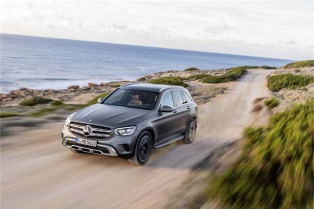 Mercedes-Benz giới thiệu GLC phiên bản mới - 12