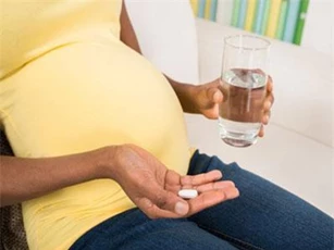 Mẹ uống vitamin trong thai kỳ giúp giảm nguy cơ tự kỷ ở trẻ