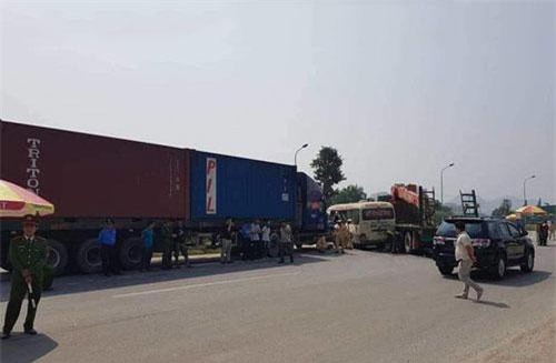 Khởi tố, bắt tạm giam lái xe tải trong vụ tai nạn liên hoàn trên Đại lộ Thăng Long