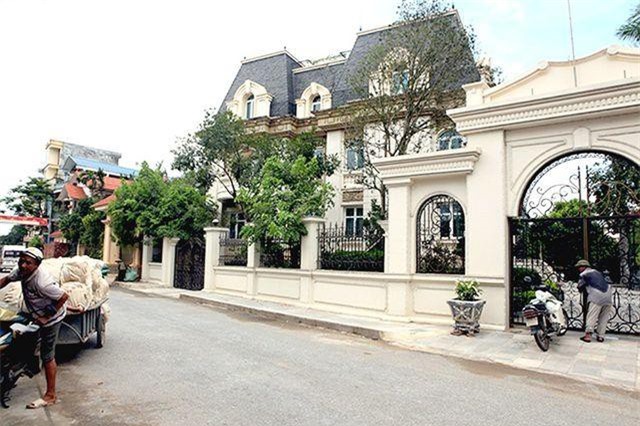 Cho&#xE1;ng ng&#x1EE3;p l&#xE0;ng 100 t&#x1EF7; ph&#xFA; &#x1EDF; qu&#xEA; l&#xFA;a Th&#xE1;i B&#xEC;nh