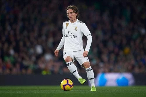 Tiền vệ: Luka Modric (Real Madrid). 