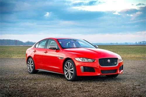 7. Jaguar XE 2019.